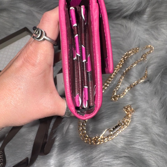 Gucci Fuchsia Pink Wallet~EUC - Picture 6 of 9